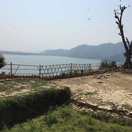 360 Lakefront Restro And Lodge Pokhara Exterior foto